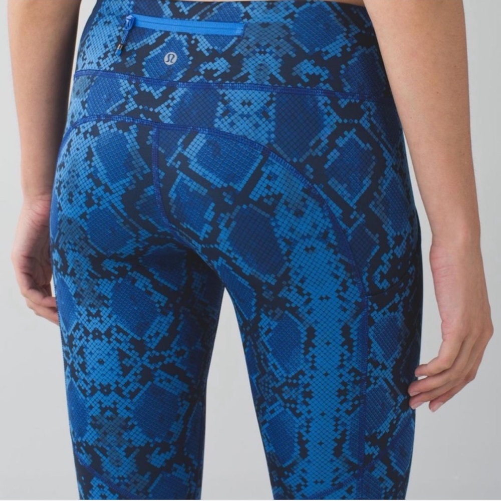 lululemon athletica Blue Snake Print Leggings size 4
